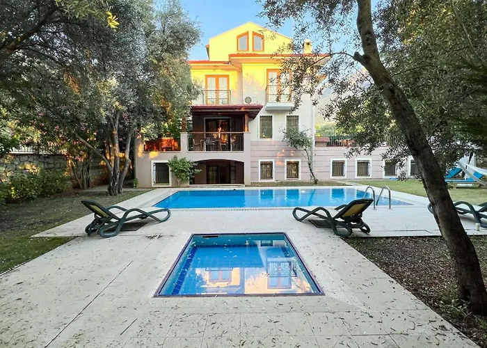 Cem Luxury - Private Pool - Oludeniz, Vilă